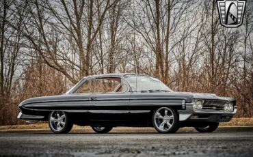 Oldsmobile-98-Holiday-Coupe-1961-Black-Red-126931-8