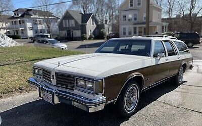 Oldsmobile Custom Cruiser Break 1985 à vendre