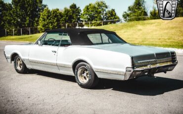 Oldsmobile-Cutlass-1966-Silver-Red-23648-5