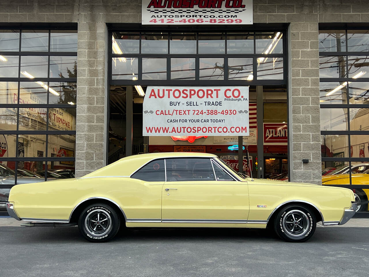 Oldsmobile-Cutlass-1967-Yellow-White-71624-2