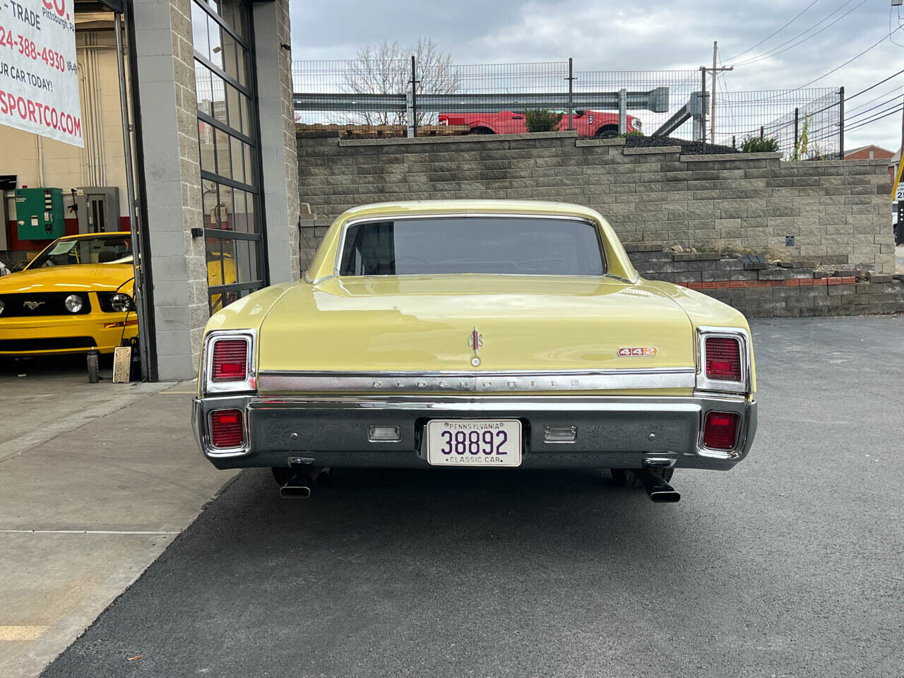 Oldsmobile-Cutlass-1967-Yellow-White-71624-5