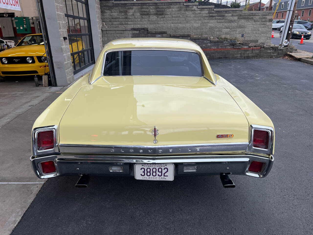 Oldsmobile-Cutlass-1967-Yellow-White-71624-6