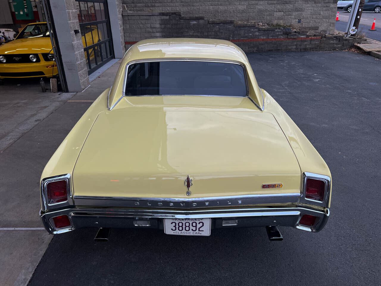 Oldsmobile-Cutlass-1967-Yellow-White-71624-7