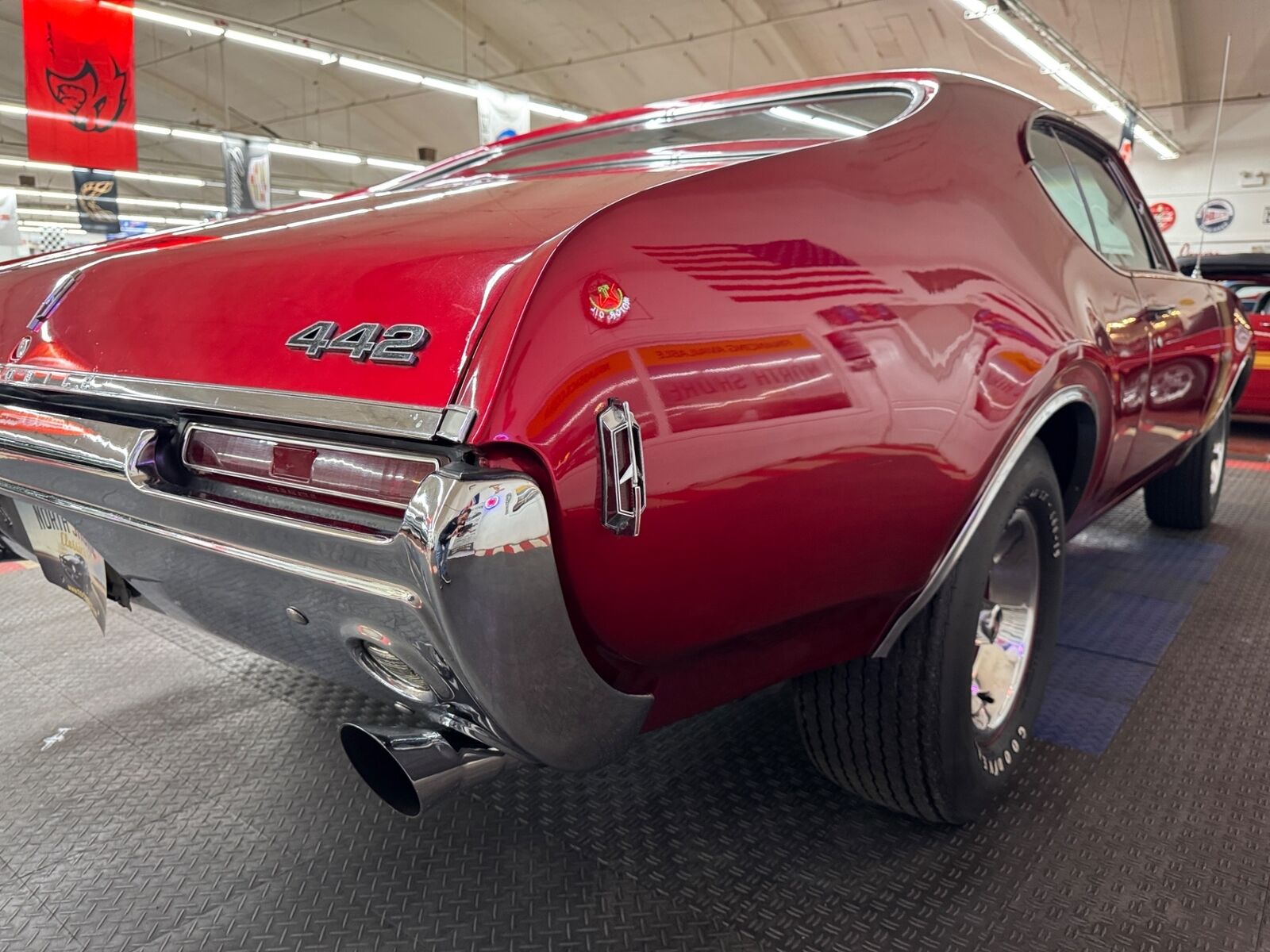 Oldsmobile-Cutlass-1968-Red-Black-0-26