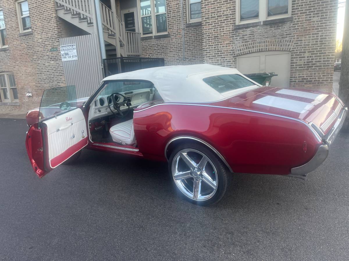 Oldsmobile-Cutlass-1969-red-73225-2