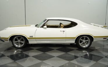 Oldsmobile-Cutlass-1970-White-Gold-18038-2