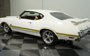 Oldsmobile-Cutlass-1970-White-Gold-18038-6