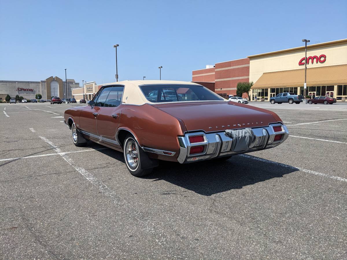 Oldsmobile-Cutlass-1971-62764-3