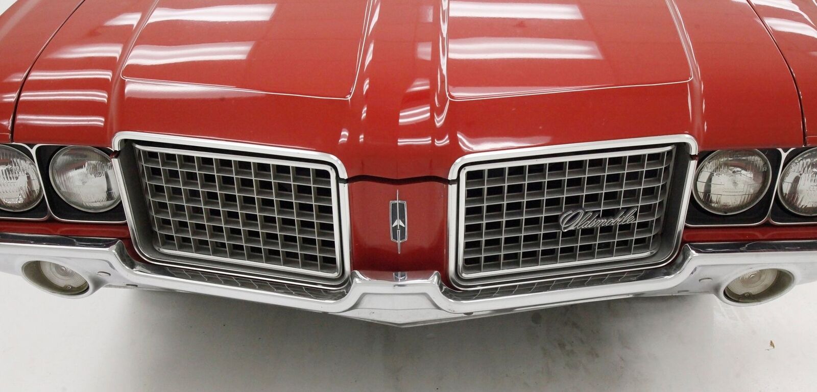 Oldsmobile-Cutlass-1972-Red-White-126284-11