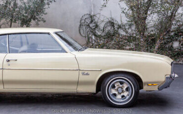 Oldsmobile-Cutlass-1972-White-Other-Color-0-9