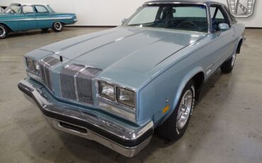 Oldsmobile-Cutlass-1976-Blue-Blue-56544-4