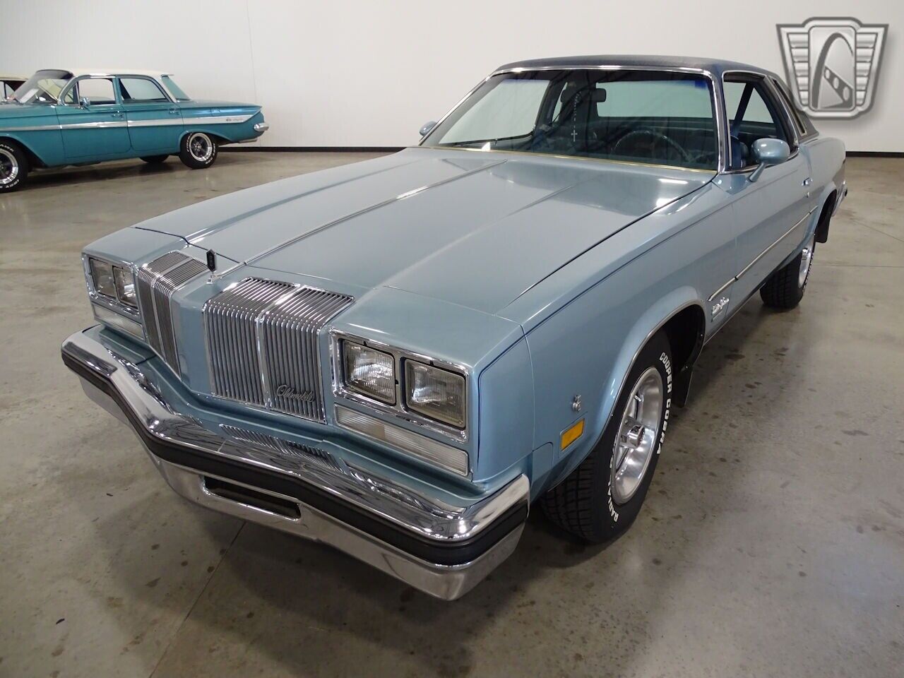 Oldsmobile-Cutlass-1976-Blue-Blue-56544-4