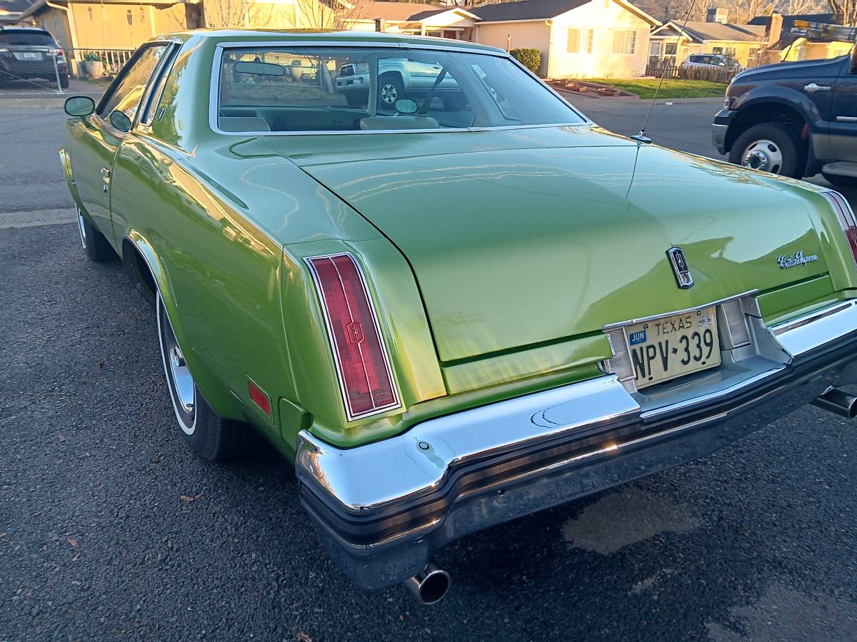 Oldsmobile-Cutlass-1976-green-64374-4