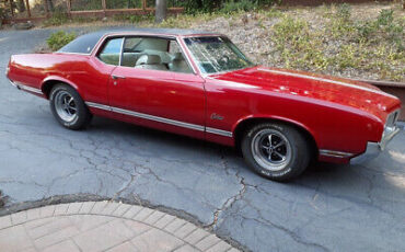 Oldsmobile-Cutlass-Berline-1970-Red-Tan-225913-11