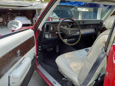 Oldsmobile-Cutlass-Berline-1970-Red-Tan-225913-3