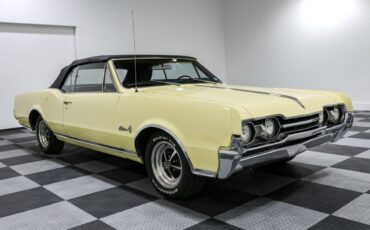 Oldsmobile-Cutlass-Cabriolet-1967-Yellow-Black-55040-1