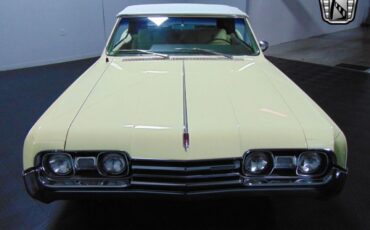 Oldsmobile-Cutlass-Cabriolet-1967-Yellow-Yellow-80635-2