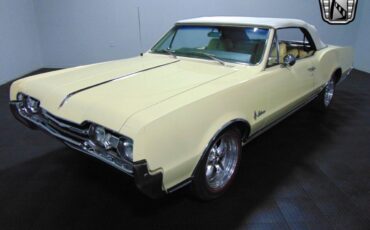 Oldsmobile-Cutlass-Cabriolet-1967-Yellow-Yellow-80635-3