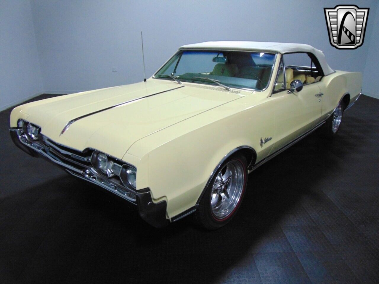 Oldsmobile-Cutlass-Cabriolet-1967-Yellow-Yellow-80635-3