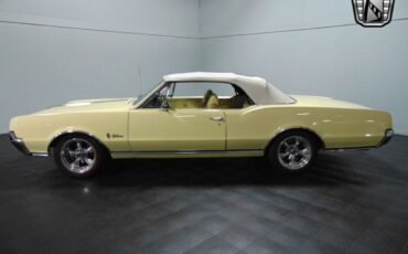 Oldsmobile-Cutlass-Cabriolet-1967-Yellow-Yellow-80635-4