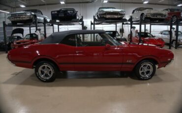 Oldsmobile-Cutlass-Cabriolet-1969-Red-Black-140864-6