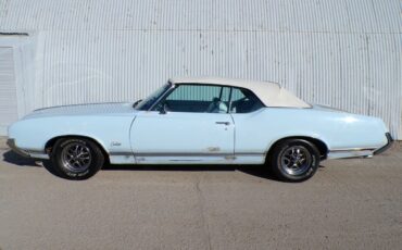 Oldsmobile-Cutlass-Cabriolet-1970-AZURE-BLUE-47313-2