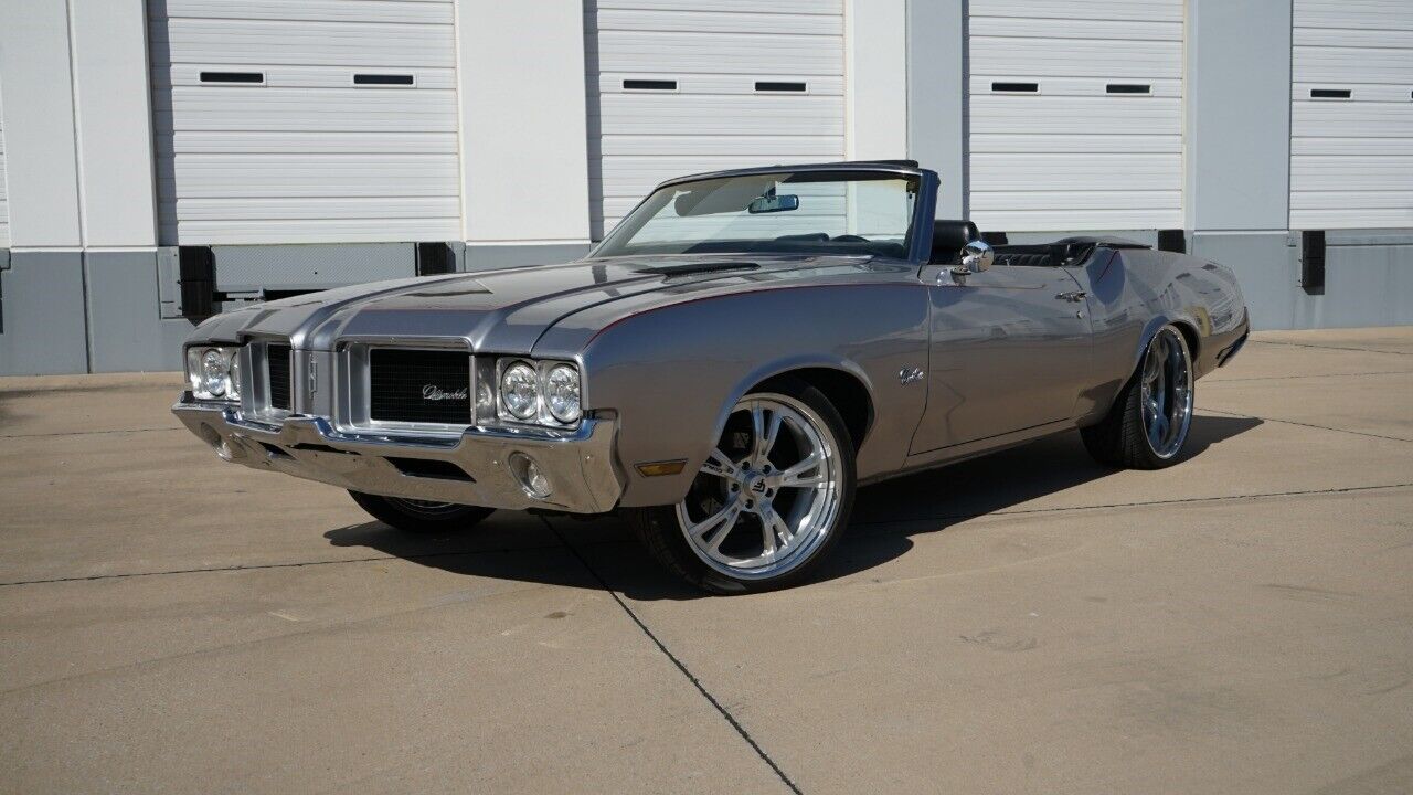 Oldsmobile-Cutlass-Cabriolet-1971-Silver-Black-30758-2