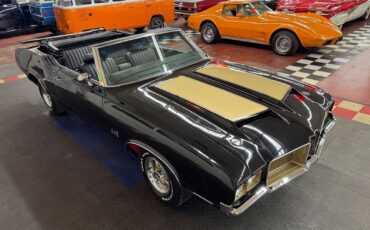 Oldsmobile-Cutlass-Cabriolet-1972-Black-Black-85070-38