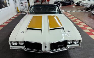 Oldsmobile-Cutlass-Cabriolet-1972-White-Black-0-11