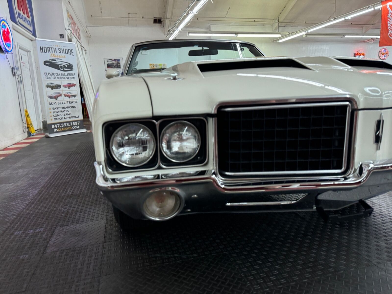 Oldsmobile-Cutlass-Cabriolet-1972-White-Black-0-13