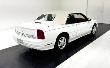 Oldsmobile-Cutlass-Cabriolet-1994-White-Burgundy-97879-7