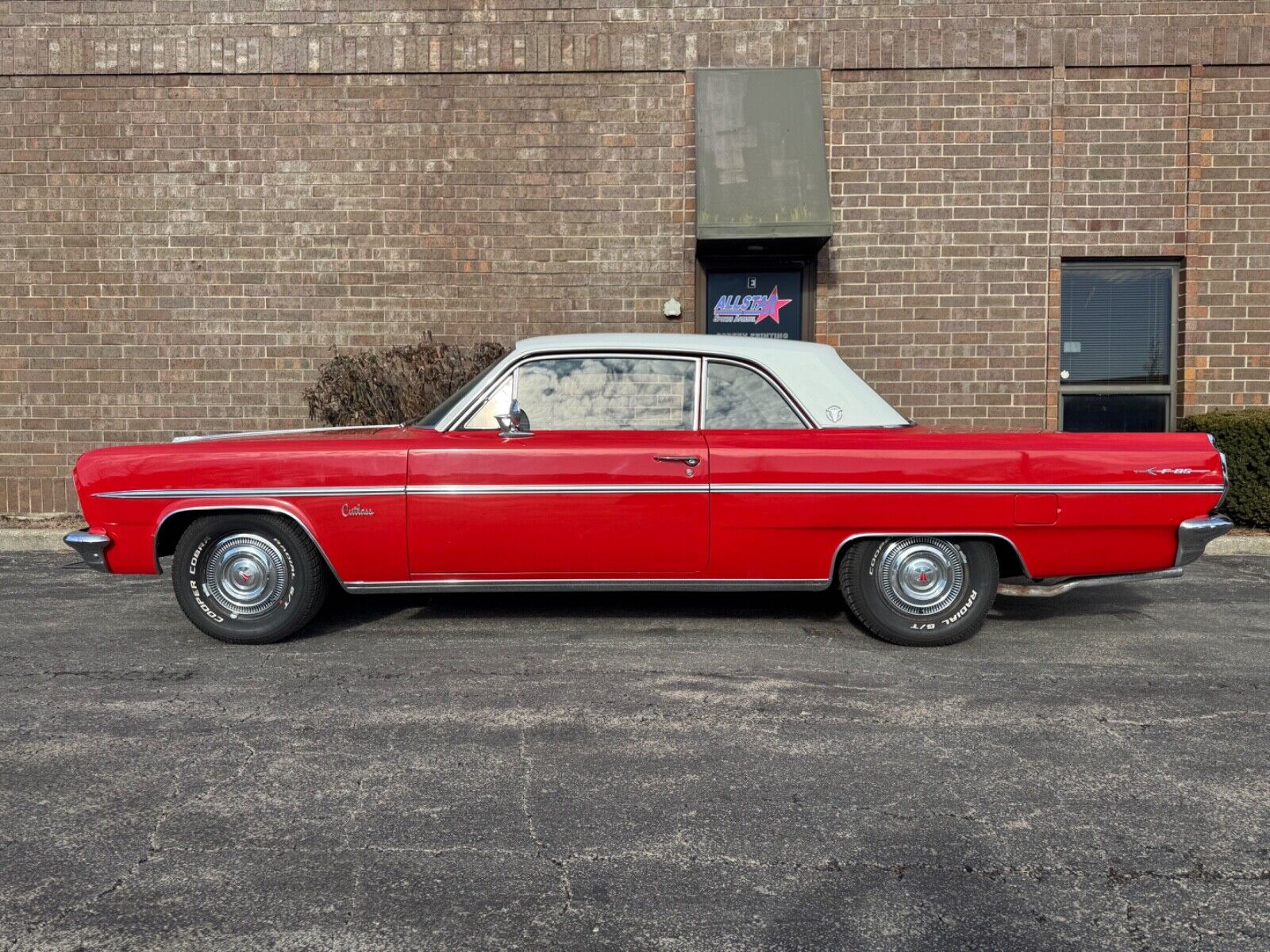 Oldsmobile-Cutlass-Coupe-1963-Red-116834-2