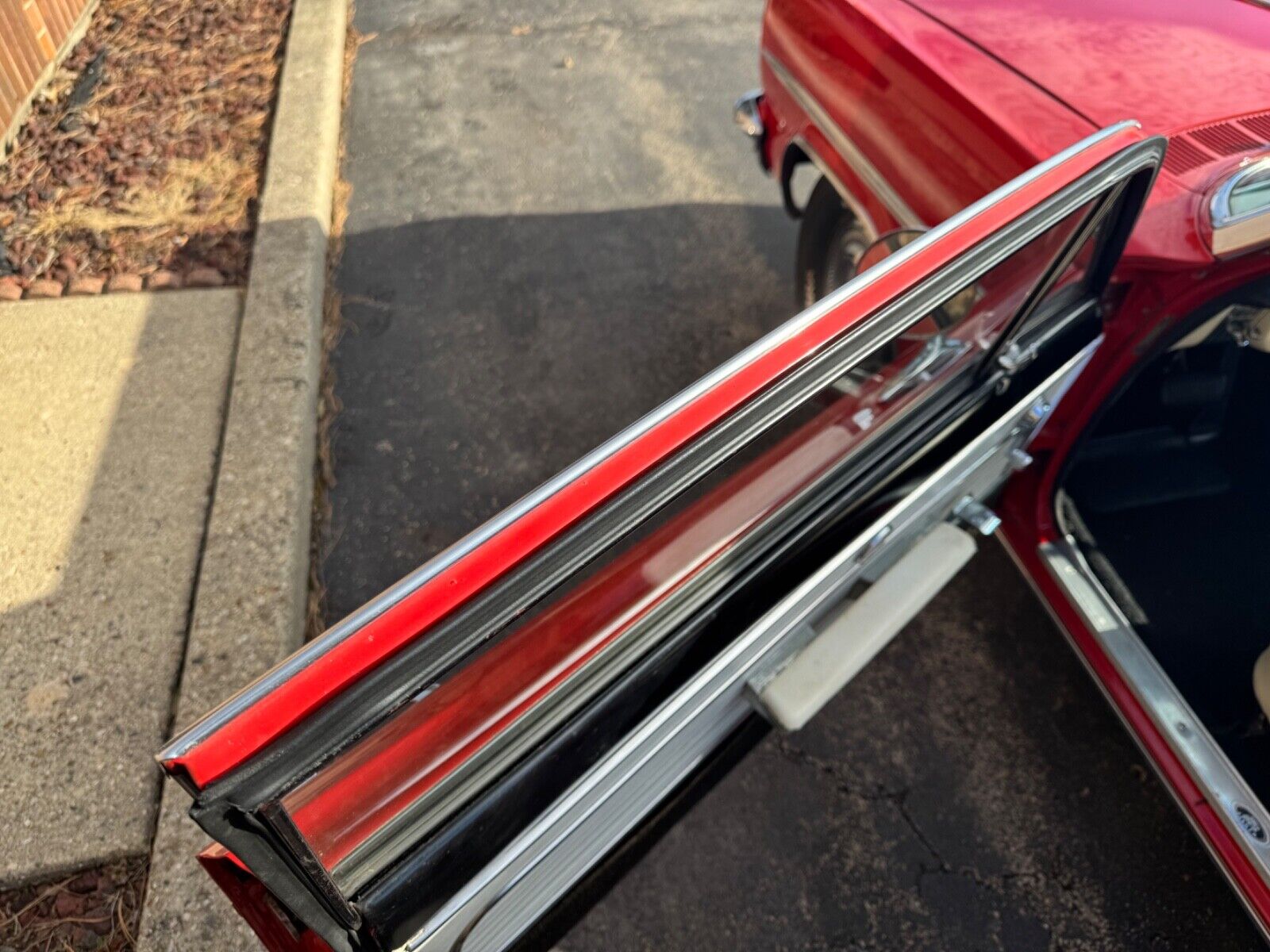 Oldsmobile-Cutlass-Coupe-1963-Red-116834-24