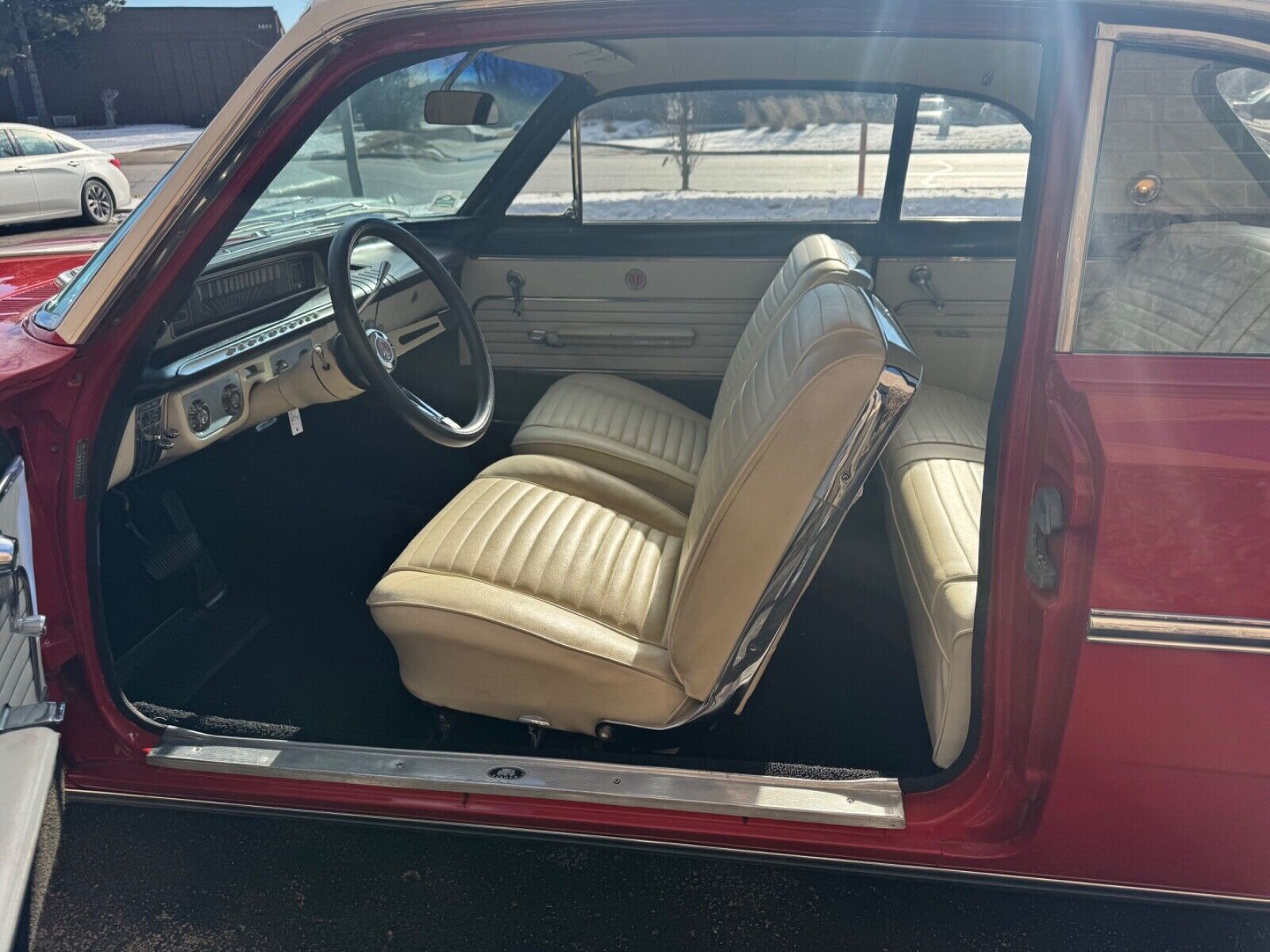 Oldsmobile-Cutlass-Coupe-1963-Red-116834-25