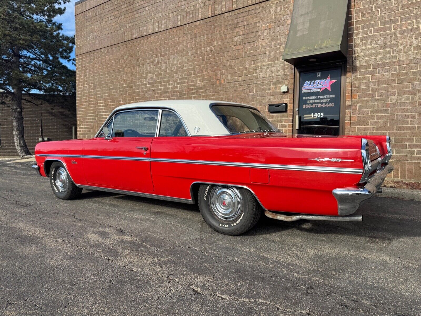 Oldsmobile-Cutlass-Coupe-1963-Red-116834-3