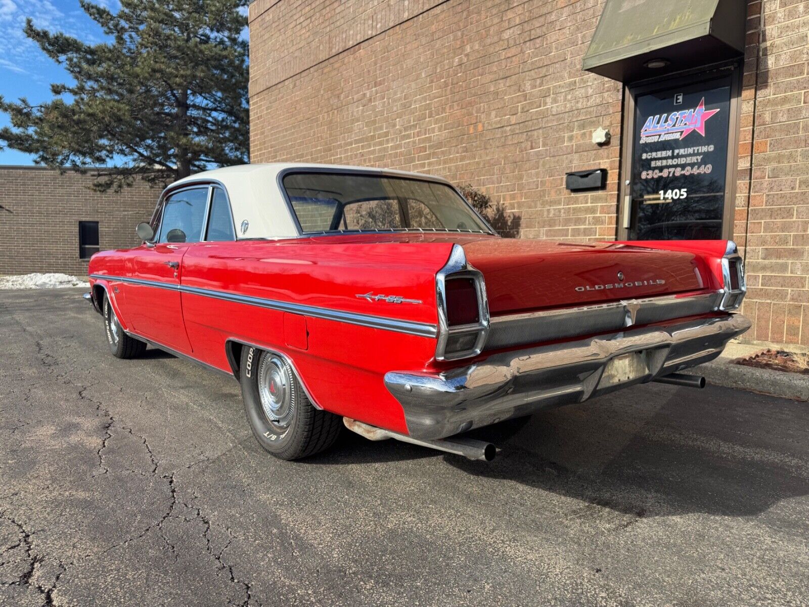 Oldsmobile-Cutlass-Coupe-1963-Red-116834-4