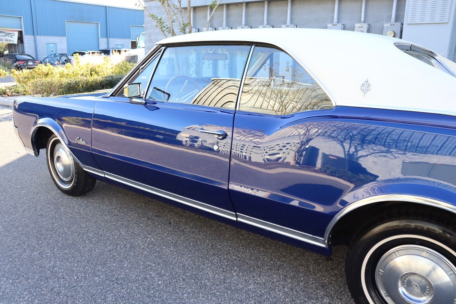 Oldsmobile-Cutlass-Coupe-1967-Blue-White-96802-10