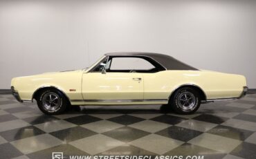 Oldsmobile-Cutlass-Coupe-1967-White-Black-146404-2