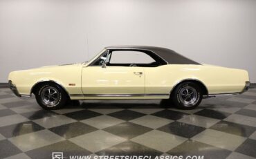 Oldsmobile-Cutlass-Coupe-1967-White-Black-146404-7