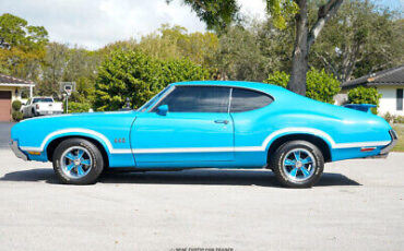 Oldsmobile-Cutlass-Coupe-1971-White-Gray-133180-2