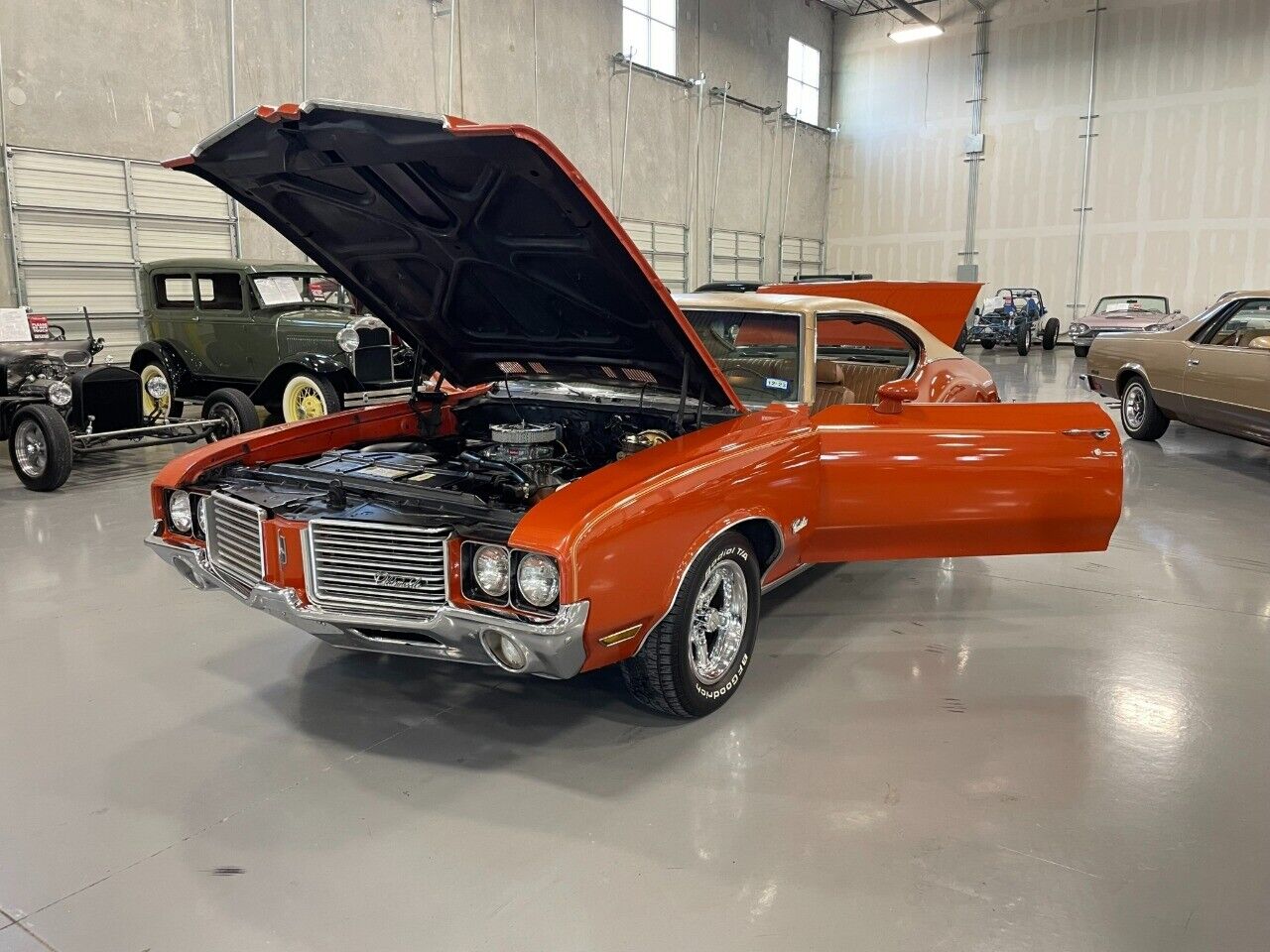 Oldsmobile-Cutlass-Coupe-1972-Orange-Tan-2202-8