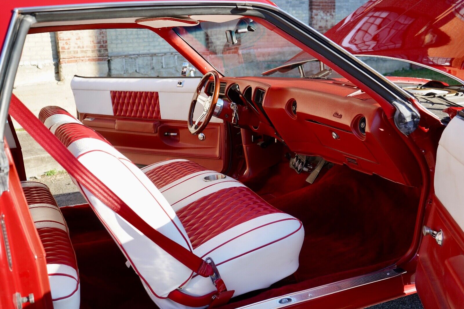 Oldsmobile-Cutlass-Coupe-1974-Red-Red-8047-19