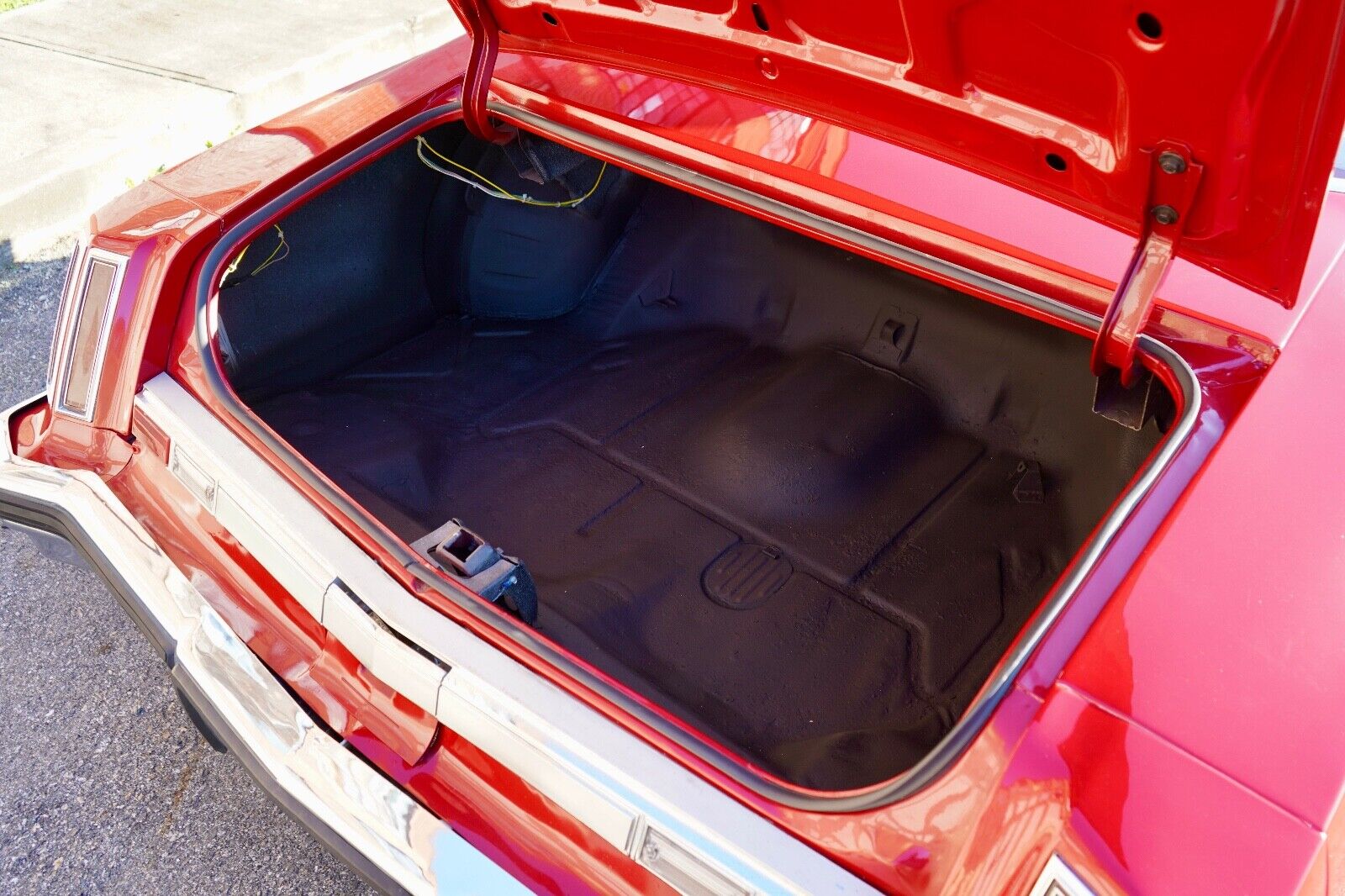 Oldsmobile-Cutlass-Coupe-1974-Red-Red-8047-38