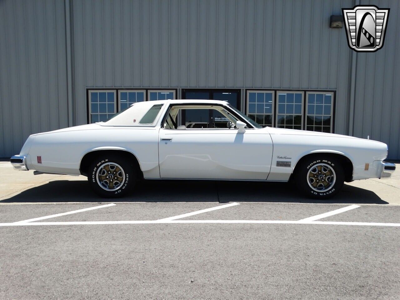 Oldsmobile-Cutlass-Coupe-1975-White-White-132621-8