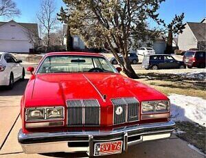 Oldsmobile-Cutlass-Coupe-1976-Red-White-4426-1