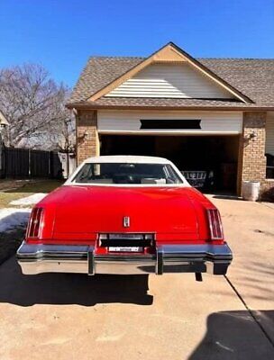 Oldsmobile-Cutlass-Coupe-1976-Red-White-4426-3