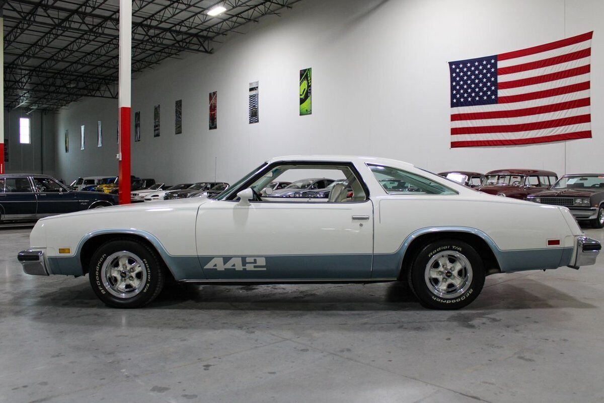 Oldsmobile-Cutlass-Coupe-1977-Blue-White-166379-2