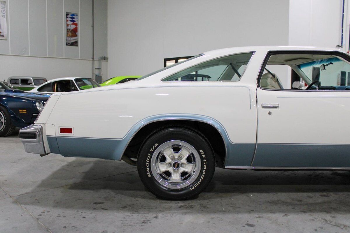 Oldsmobile-Cutlass-Coupe-1977-Blue-White-166379-7