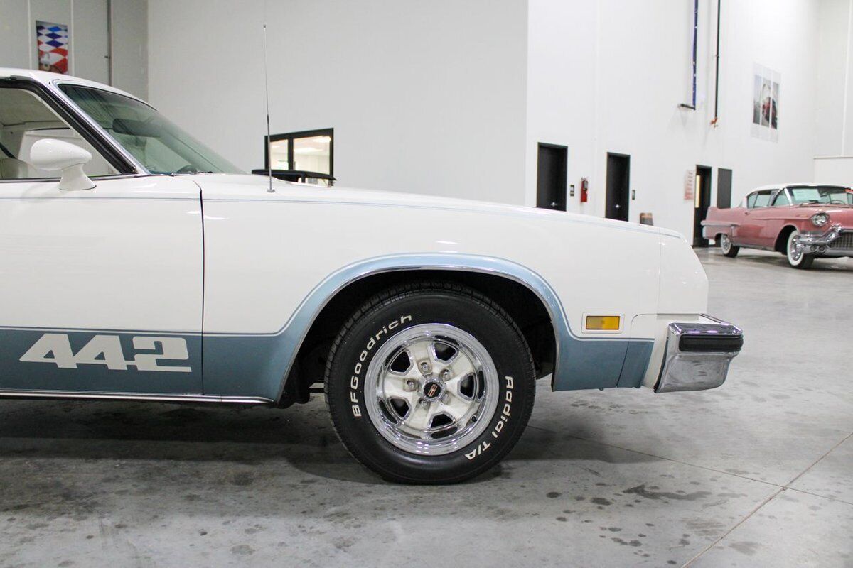 Oldsmobile-Cutlass-Coupe-1977-Blue-White-166379-9