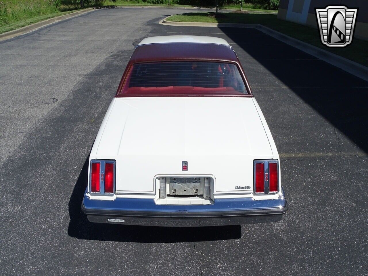 Oldsmobile-Cutlass-Coupe-1978-White-Red-126596-5